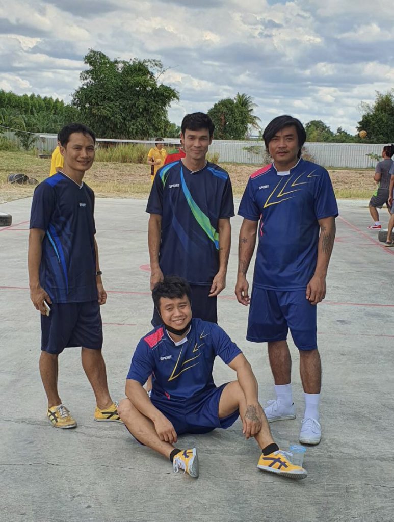 ตะกร้อ น้ำเงิน 773x1024 (1)